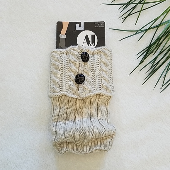 A&I Accessories - 🔹️HP🔹️Ivory cable knit boot Toppers 100% acrylic